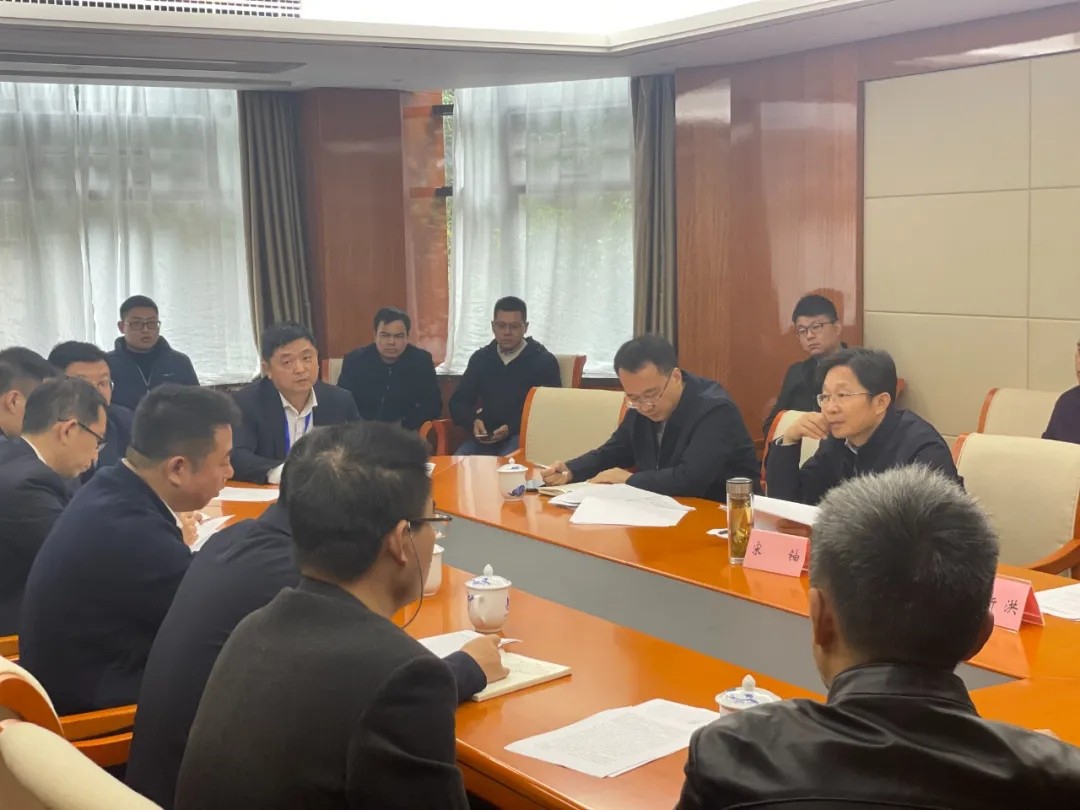 副市长宋铀现场召开沿江中北大道提升刷新工程建设调理会