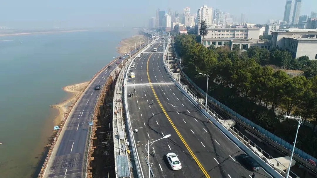 以项目建设加速率展现南昌生长新转变——李红军万广明调研重点项目建设情形